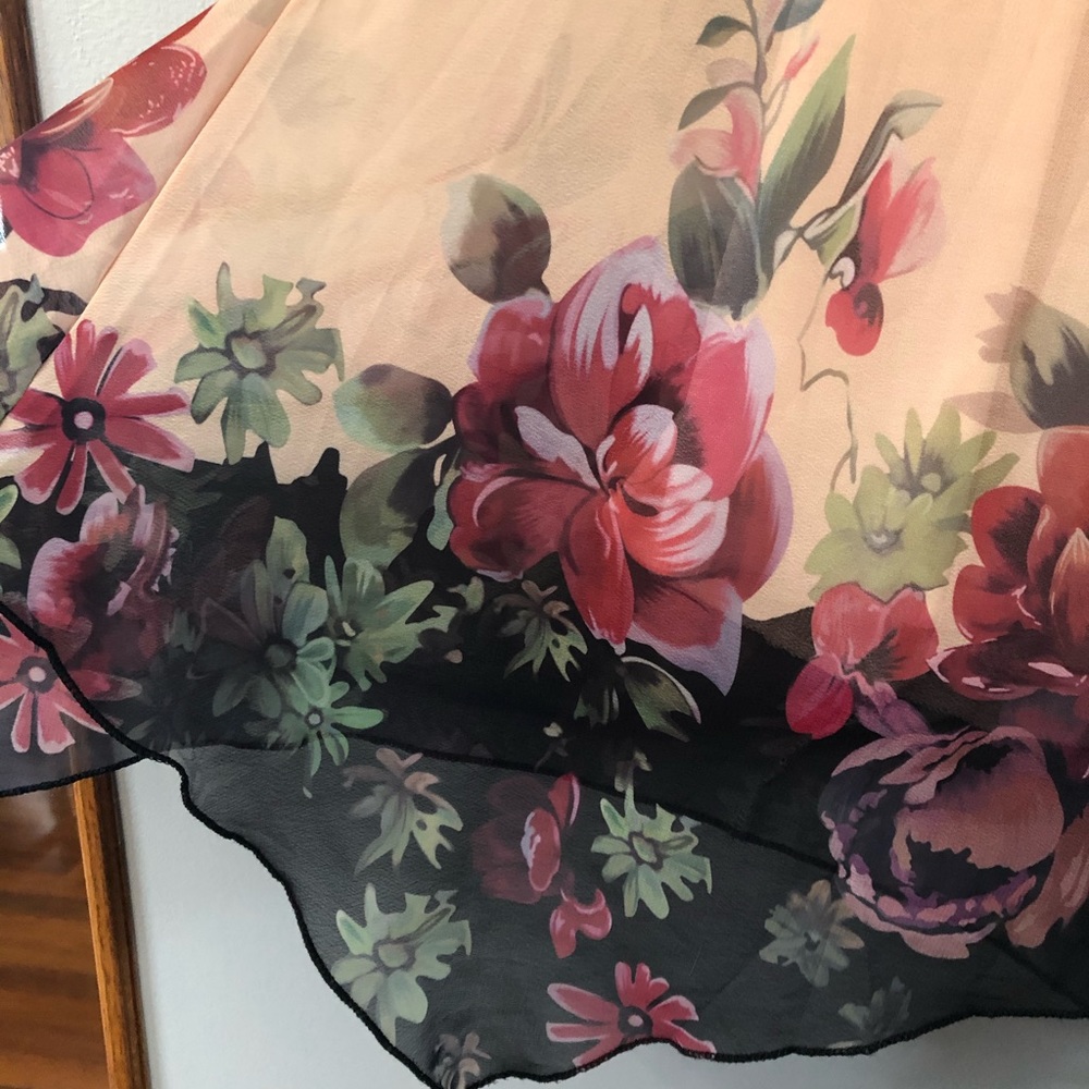3X Layered Floral Tank - Picture 3 of 4